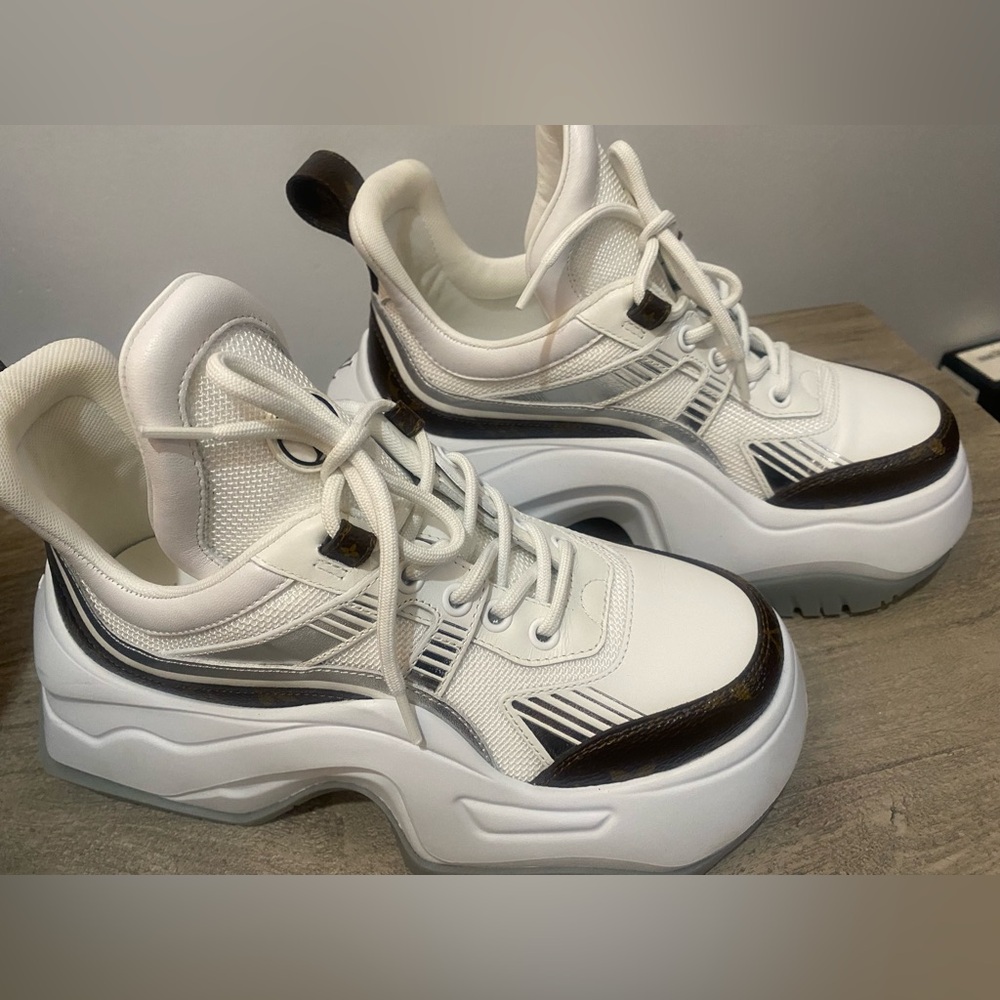 Louis Vuitton Archlight White and Brown Sneakers size: 6